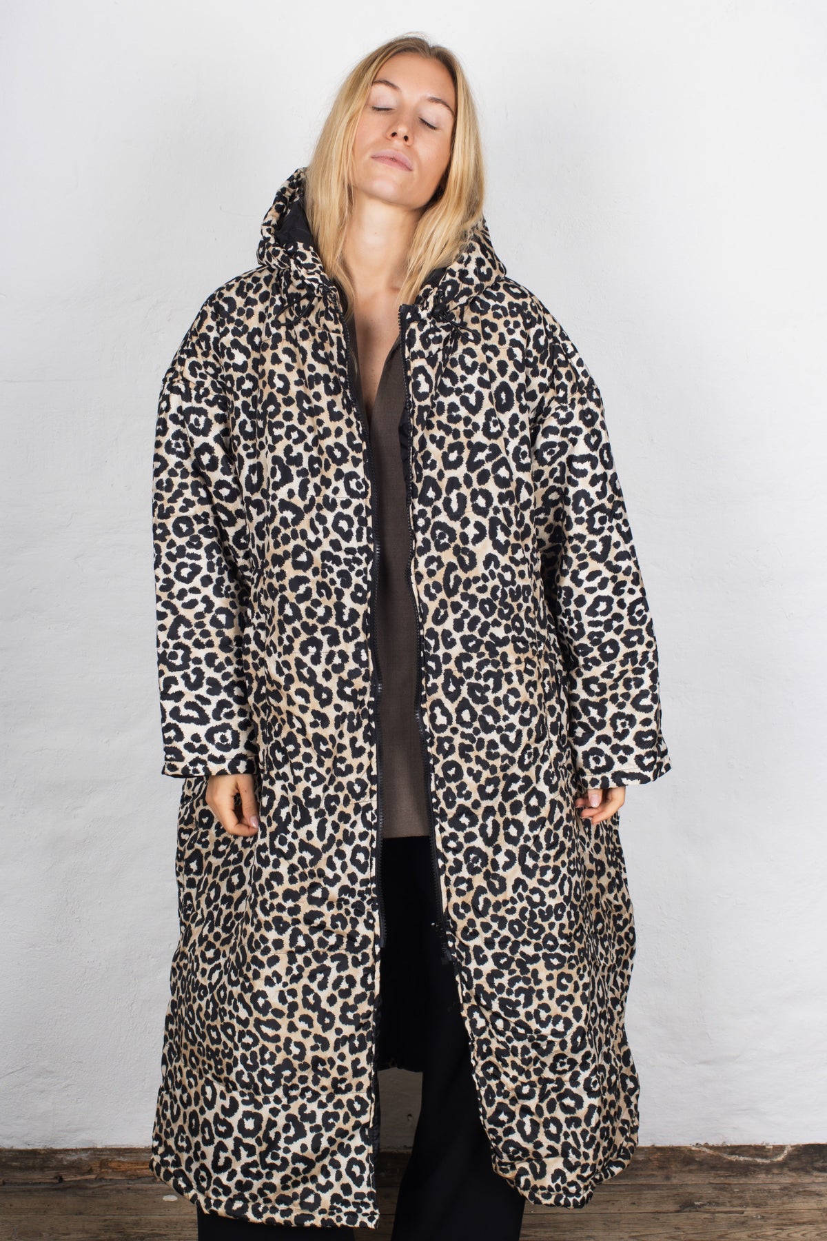 SNOW LEOPARD